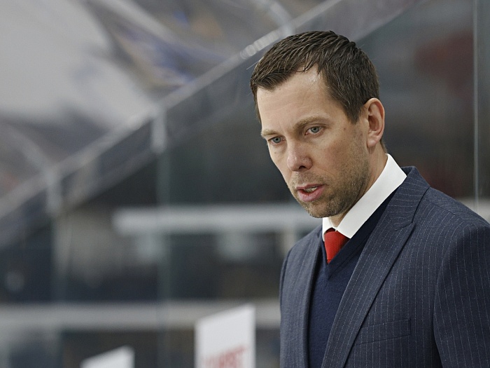 Главный тренер хоккейного клуба «Рубин» Денис Ячменёв: «К третьему периоду получилось проснуться»