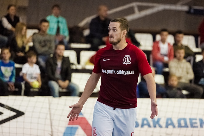 Игрок мини-футбольного клуба «Сибиряк» Сергей Покотыло: «Просто люблю мини-футбол, когда скажут, что не соответствую уровню команды, тогда, наверное, и закончу карьеру»