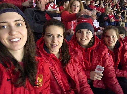 Хоккеистки побывали на матче НХЛ