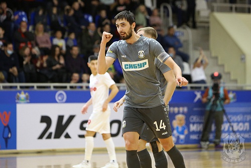 МФК «Тюмень» вышел в лидеры Париматч-Суперлиги!