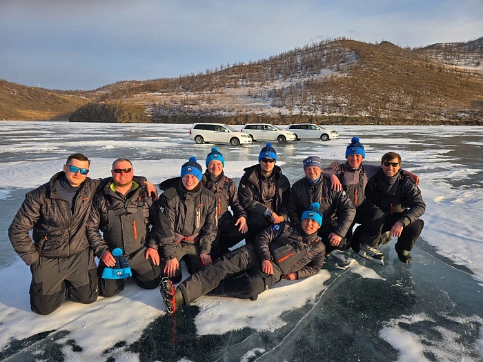 Тюменские рыболовы покорили байкальский лед