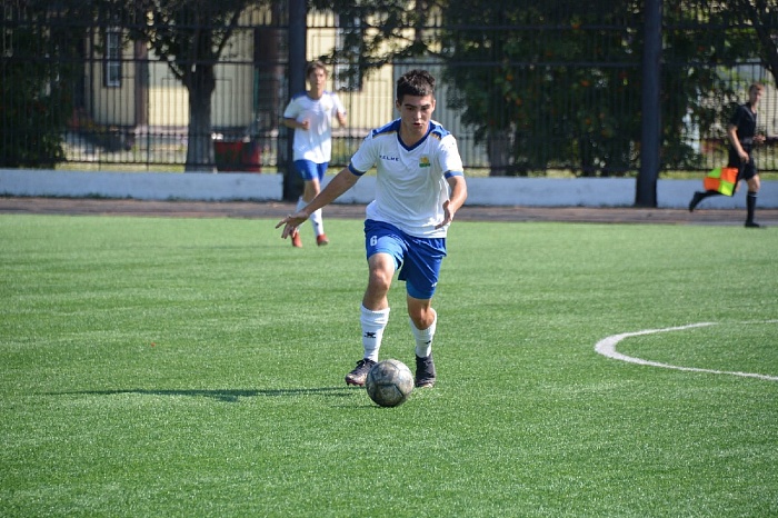 «Челябинск» дома обыграл СШ «Урал», а ФК «Тюмень-2006» одолел «Динамо» из Омска