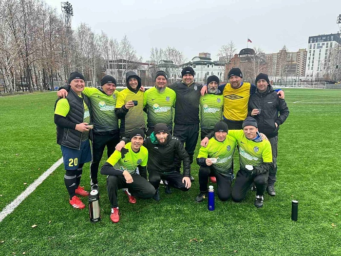 «Геолог», «Тюмень» и банкиры лидируют в зимнем чемпионате области по футболу среди ветеранов