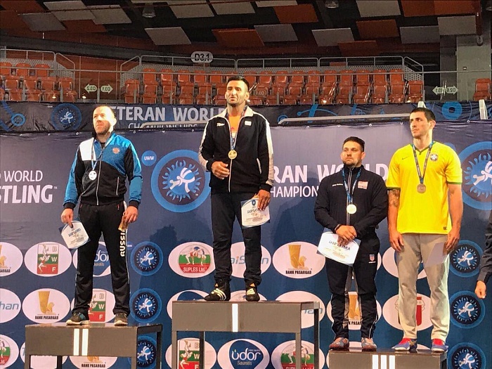 Пробился к мировой награде на болгарском ковре