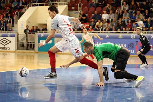 Тюменский клуб уступил в Новосибирске (ОНЛАЙН)