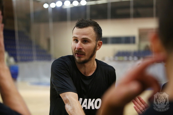 Гол Ивана Бахура вывел банкиров в полуфинал