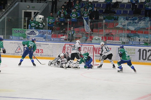 «Торос» еле ноги унес…