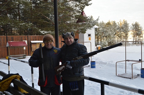 Позабавились стрельбой по летящим тарелочкам