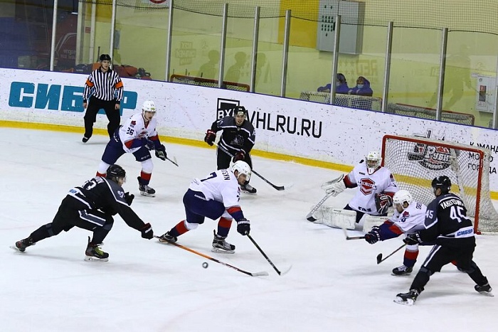 Тюменцы уступили «Чайке»