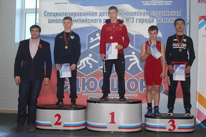 Юноши боролись в память о разведчике