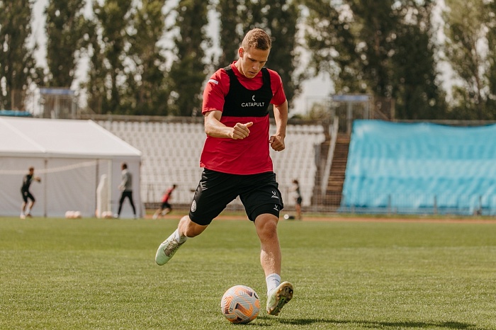 Воспитанник тюменского футбола Вячеслав Бардыбахин помог «Акрону» одолеть питерский «Зенит»