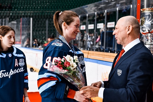 Воспитанница тюменского хоккея Валерия Павлова продлила контракт с красноярской «Бирюсой»