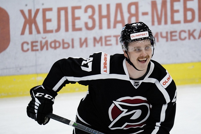 Нападающий хоккейного клуба «Рубин» Владимир Бобылев: «На матче была «пушечная» атмосфера!»