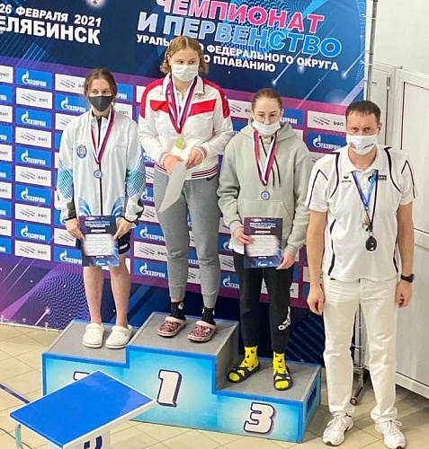 Северяне быстро плывут в челябинском бассейне