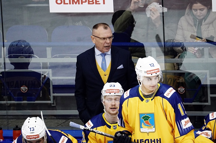 Главный тренер хоккейного клуба «Челны» Александр Соколов: «Для того, чтобы студенты обыграли суперпрофессионалов, звёздам необходимо сойтись»