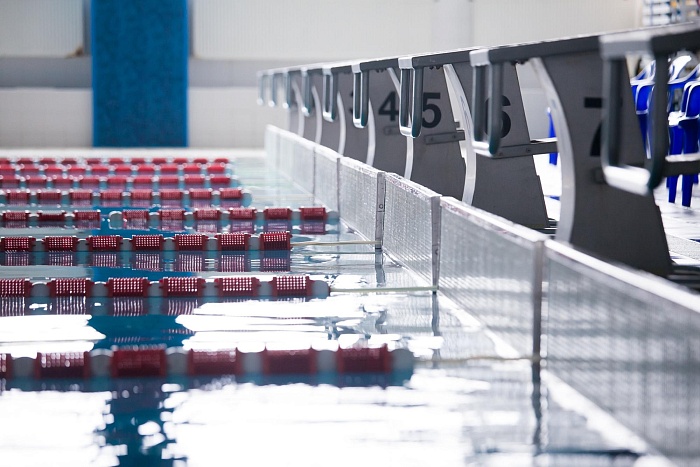 Пловцы соревновались в честь защиты детей