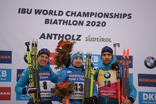 Александр Моор поздравил Логинова с победой