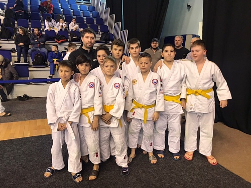 В Детской лиге приближается жаркий финал