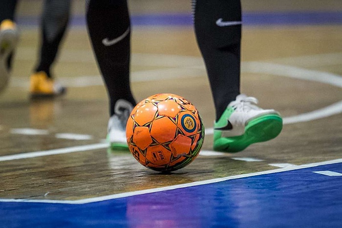 Тюменский «Вектор» и «Тобол» из Тобольска одержали победы в 4-м туре чемпионата области по мини-футболу