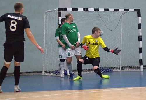 «Курсанты» вышли в лидеры чемпионата Тюмени