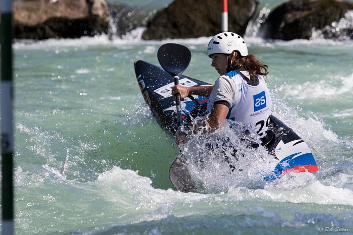В Лондоне блистали в экстремальном спуске