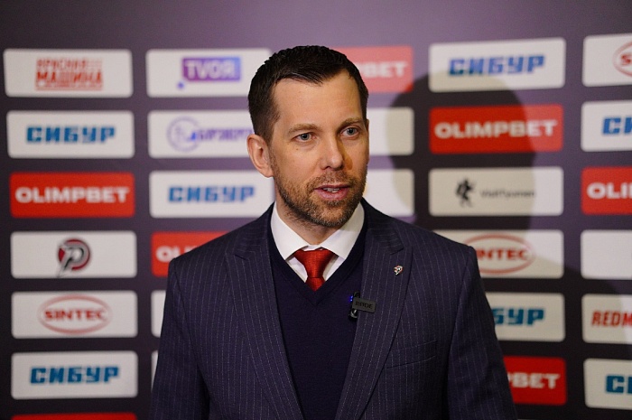 Главный тренер хоккейного клуба «Рубин» Денис Ячменёв: «Не знаю, кто из моих подопечных лучше поёт – я же не хожу с ними в караоке»