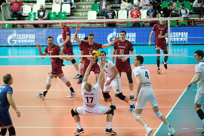 Сложности возникли только в первой партии