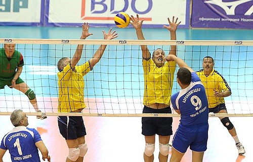 Михаил Романов: «Матчи проходят в упорной борьбе»