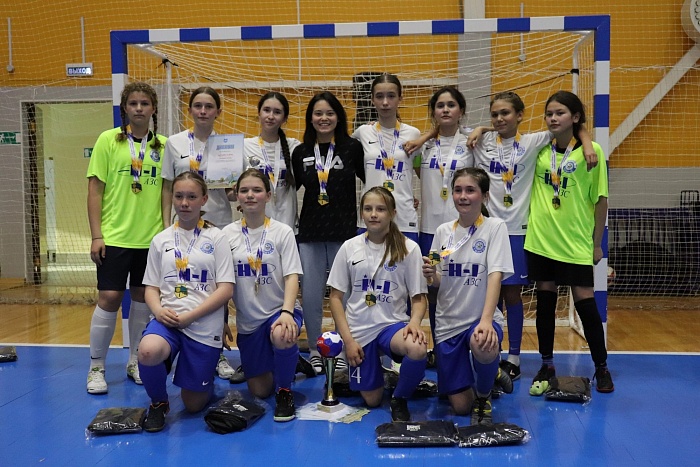 Тюменские футболистки выиграли турнир в Нижневартовске