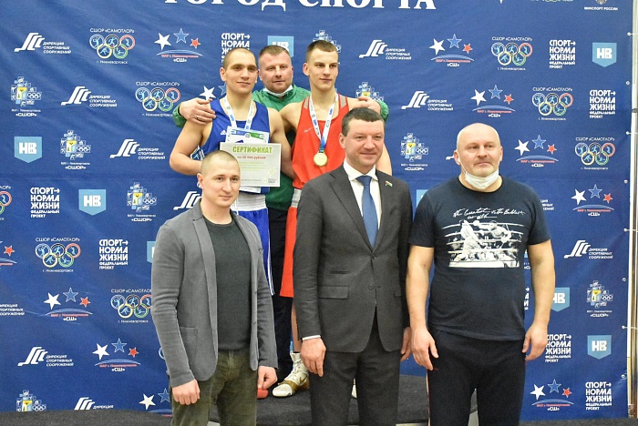 Тюменские боксёры уступили в финалах