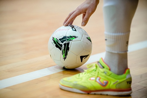 Нефтехимики одержали две победы подряд в чемпионате Тобольска по мини-футболу