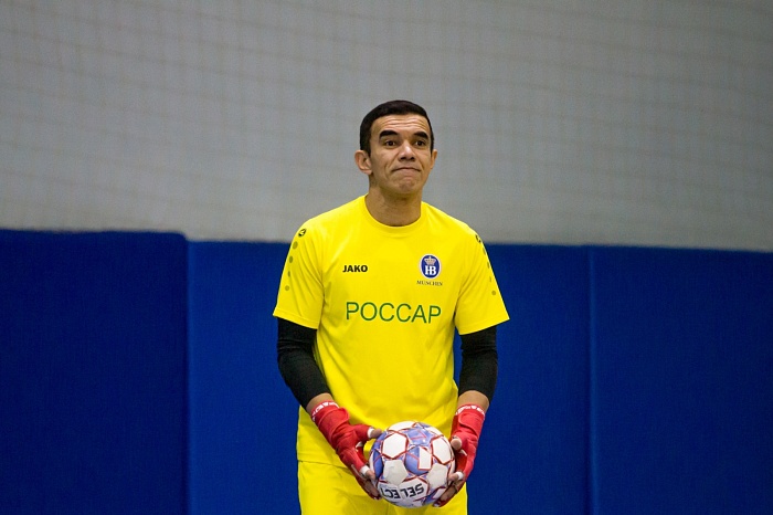 Решающий матч финала плей-офф чемпионата Тюмени по футзалу: опыт «Россара» против молодости «Кулаково»