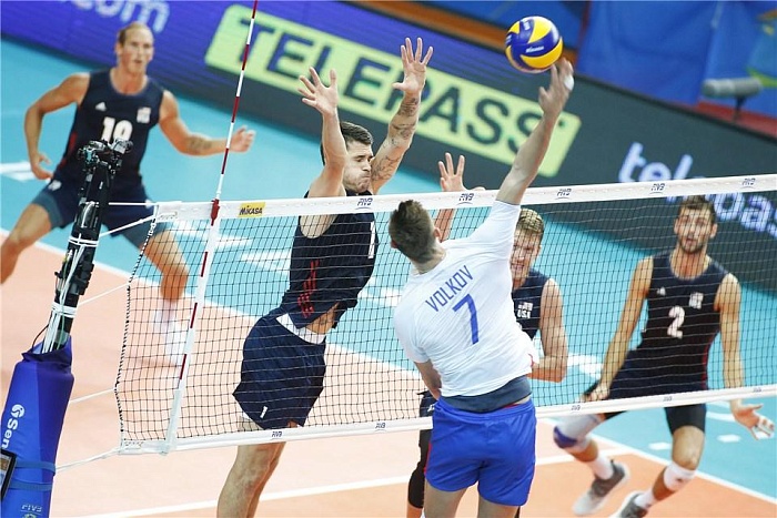 Со сборной США не справились