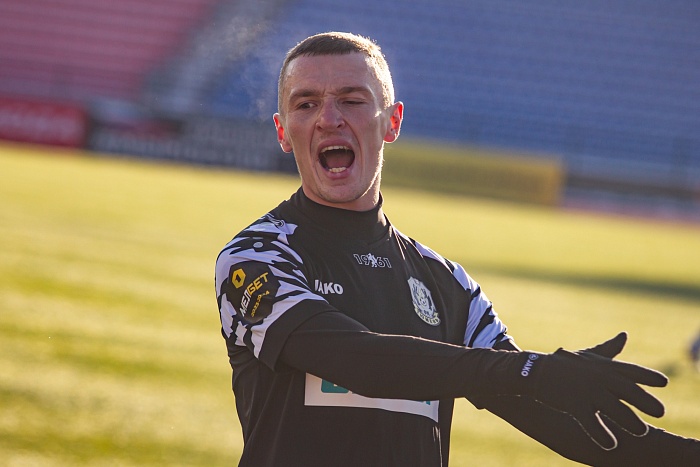 ФК «Динамо-Махачкала» прервал беспроигрышную серию футбольного клуба «Тюмень» её же оружием