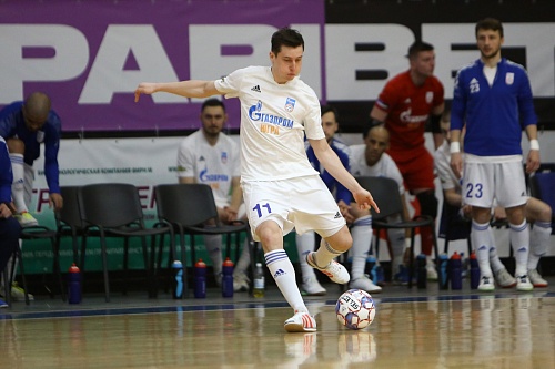 Игрок МФК «Газпром-Югра» Александр Виноградов: «Мы уже два года отрабатываем наше взаимодействие с Андреем Понкратовым на тренировках, применяем это в играх, и неплохо получается…»