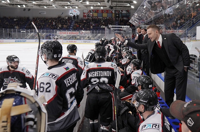 Тюменский хоккейный клуб «Рубин» уверенно обыграл «Звезду»