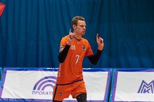 Волейбольный клуб «Тюмень» подписал контракт с доигровщиком Александром Болеловым