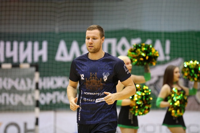 Нападающий мини-футбольного клуба «Торпедо» Антон Оппер: «К Батыреву и Антошкину всегда нужно особое внимание на площадке»