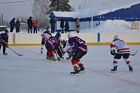 «Гладиатор» на хоккейной площадке разгромил соперников из Юргинского