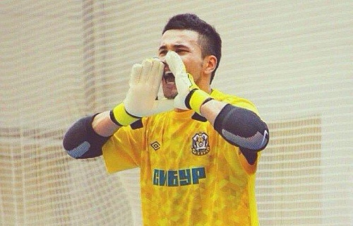 Бывший тюменский вратарь добрался до «Космоса»