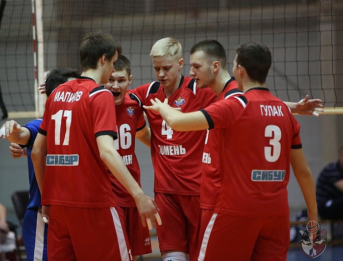 Проиграли хозяевам площадки