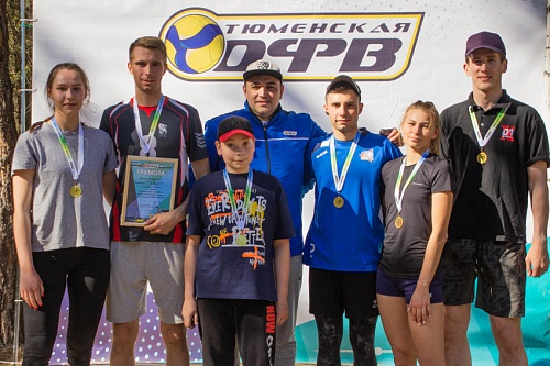 Команда ТВВИКУ выиграла турнир по парковому волейболу