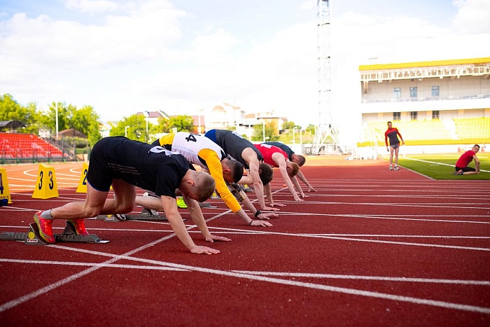 Легкоатлеты начали спор за награды в Челябинске