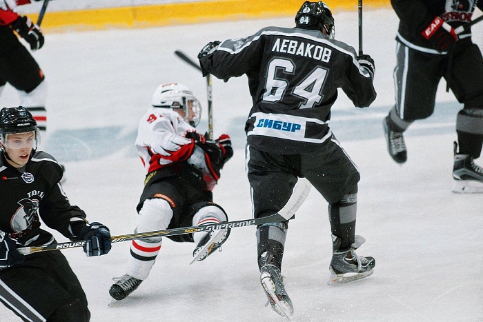 «Тюменский Легион» уступил во втором периоде и в матче…