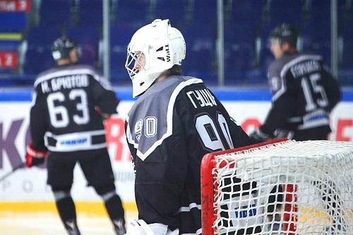 «Тюменская арена» раскручивает молодых