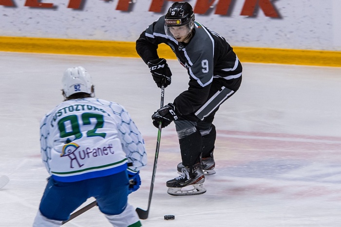 Выступавший за ХК «Рубин» Семён Иванов подписал пробный контракт с «Адмиралом»