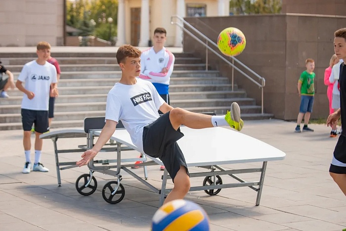 Экс-футболист сборной России по футболу Алексей Смертин и комментатор Кирилл Земсков станут почётными гостями тюменского турнира по текболу и панне