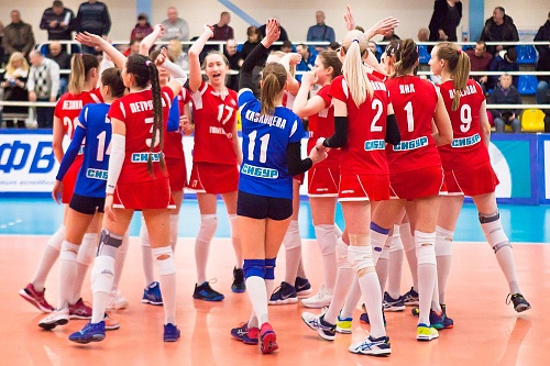 Тюменки проиграли первый матч в Курске