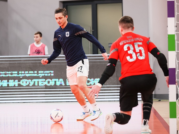 Игрок мини-футбольного клуба «Норильский никель» Александр Крутый: «Настораживает 7-е место МФК «Тюмень» в «регулярке». В прошлом сезоне его занял будущий чемпион»