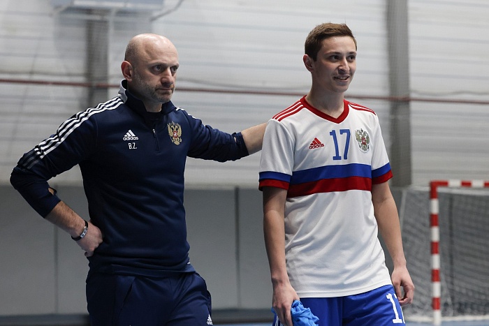 Игрок мини-футбольного клуба «Норильский никель» Александр Крутый: «Настораживает 7-е место МФК «Тюмень» в «регулярке». В прошлом сезоне его занял будущий чемпион»